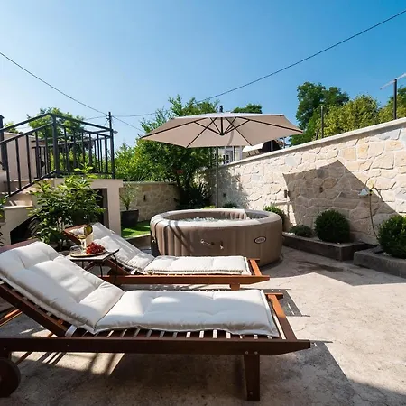House Bany Holiday home *